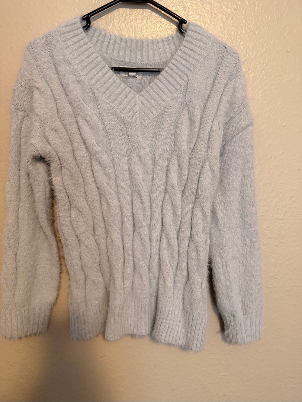 Lucky Brand Light Gray Cable Knit V-Neck Sweater